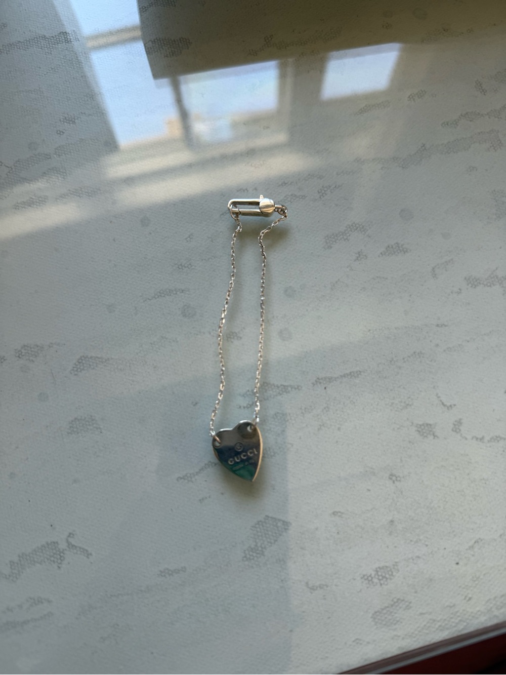 Gucci Heart Pendant Bracelet in Silver - Picture 2 of 4